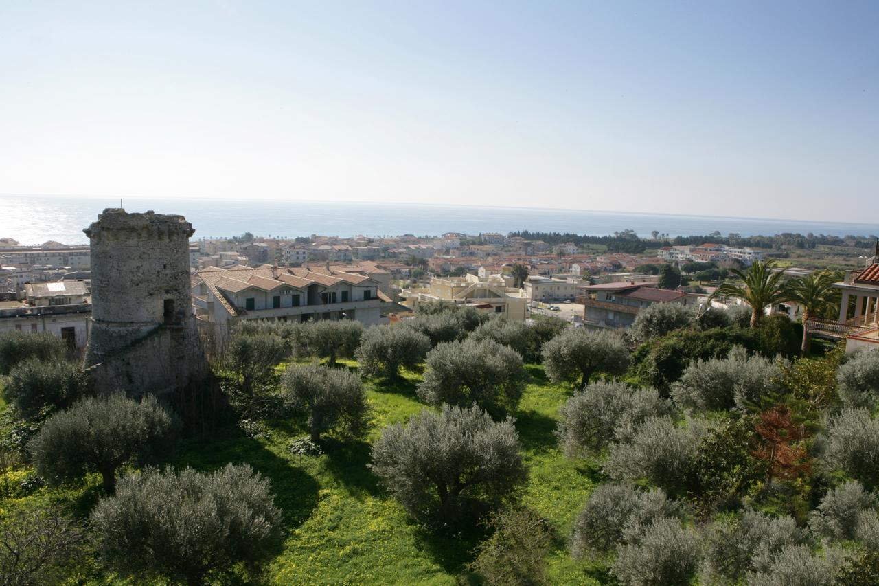 Castelvetere Hotel Caulonia Exterior photo