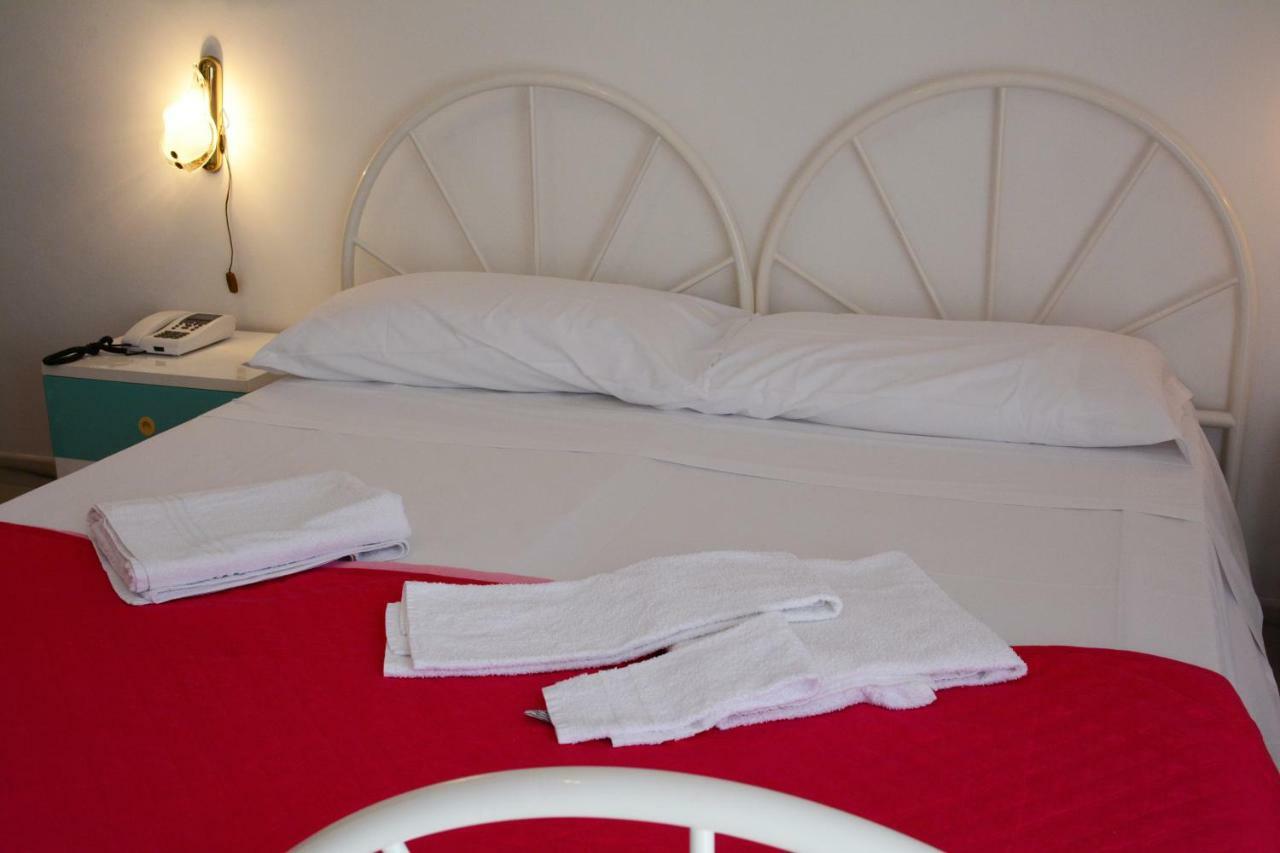 Castelvetere Hotel Caulonia Exterior photo