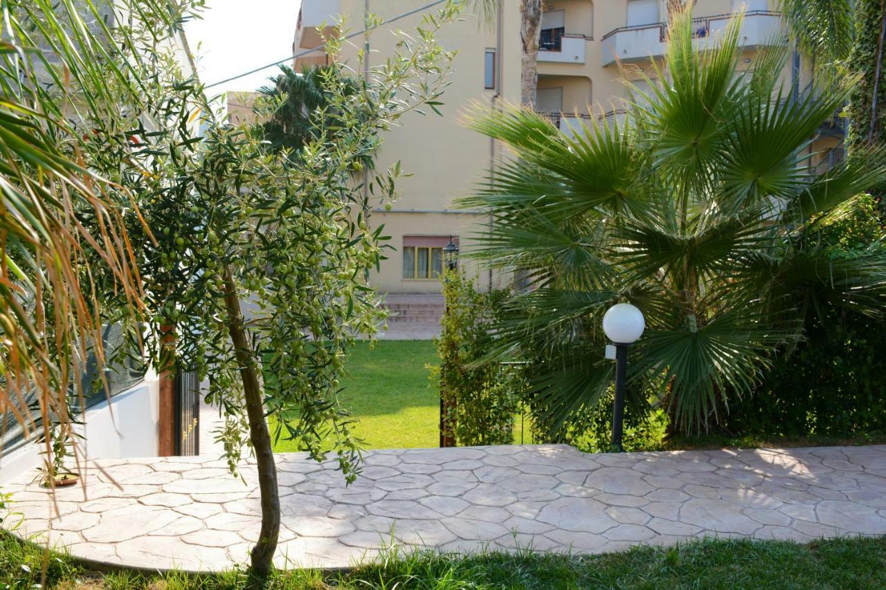 Castelvetere Hotel Caulonia Exterior photo